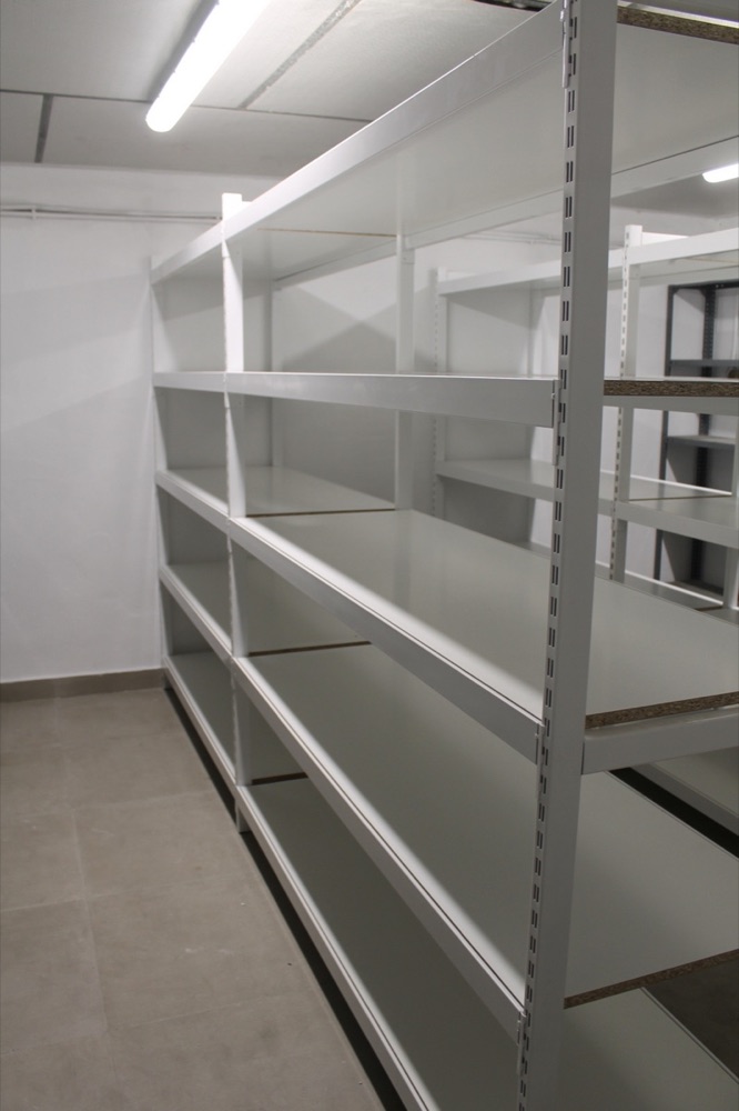 Estantería metálica